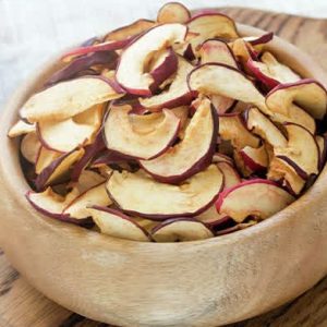 سیب خشک برای دمنوش سیب داخل کاسه